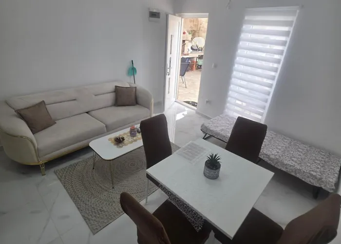 App 3 Adan Apartment *